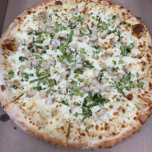 16" Chicken & Broccoli Alfredo Pizza.